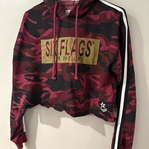 Six Flags Camo Cropped Hoodie Size L